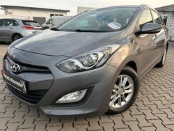 Grau Gebraucht 2013 Hyundai i30 Trend Kombi | 7.390 € (Fairer Preis)