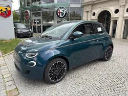 Ozean grün Neu 2025 Fiat 500e La Prima Limousine | 27.990 €