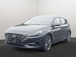 Grau Gebraucht 2024 Hyundai i30 Trend Limousine | 22.990 € (Fairer Preis)