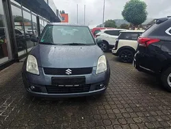 Grau Gebraucht 2006 Suzuki Swift Snow Limousine | 3.500 € (Teuer)