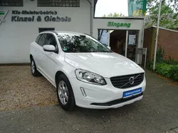Weiß Gebraucht 2015 Volvo XC60 Kinetic SUV | 18.800 € (Fairer Preis)