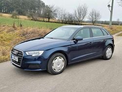 Blau Gebraucht 2018 Audi A3 Comfort Kombi | 14.500 € (Guter Preis)