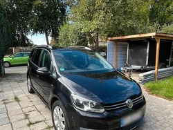 Schwarz Gebraucht 2013 VW Touran Match Van / Kleinbus | 7.500 € (Fairer Preis)