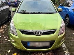Grün Gebraucht 2012 Hyundai i20 Kleinwagen | 2.000 € (Guter Preis)