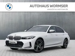Weiß Gebraucht 2024 BMW 330e M Sport Limousine | 47.640 € (Etwas zu teuer)
