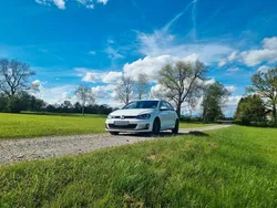 Weiß Gebraucht 2016 VW Golf VII Sportline Limousine | 14.900 € (Guter Preis)