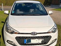 Weiß Gebraucht 2018 Hyundai i20 Kleinwagen | 11.499 €