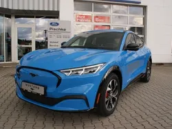 Blau Gebraucht 2022 Ford Mustang Mach-E Standard Range SUV | 40.390 € (Etwas zu teuer)