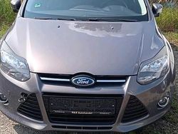 Braun Gebraucht 2014 Ford Focus Kombi | 2.300 € (Guter Preis)