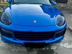 Blau Gebraucht 2016 Porsche Cayenne Turbo S SUV | 35.800 €