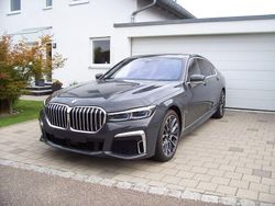 Grau Gebraucht 2021 BMW 745e M Sport Limousine | 56.990 € (Teuer)
