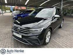 Deep black perleffekt (metallic) Gebraucht 2022 VW Tiguan Allspace Life SUV | 25.999 € (Guter Preis)