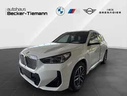Weiß Neu 2025 BMW iX1 Exclusive SUV | 46.500 € (Guter Preis)