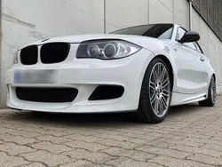 Weiß Gebraucht 2011 BMW 135 Coupé M Performance Coupé | 19.750 €