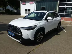 Weiß Gebraucht 2023 Toyota Corolla Cross Team SUV | 36.980 € (Teuer)