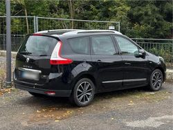 Schwarz Gebraucht 2013 Renault Grand Scénic III Bose Edition Van / Kleinbus | 5.500 € (Fairer Preis)