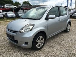 Silber Gebraucht 2009 Daihatsu Sirion Kleinwagen | 2.299 € (Fairer Preis)