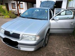 Silber Gebraucht 2003 Skoda Octavia Limousine | 1.150 € (Guter Preis)
