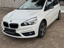 Weiß Gebraucht 2015 BMW 216 Gran Tourer Sport Line Van / Kleinbus | 11.300 € (Superpreis)