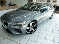 Grau Gebraucht 2019 Volvo S60 R-Design Limousine | 29.860 € (Fairer Preis)