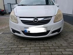 Weiß Gebraucht 2008 Opel Corsa Kleinwagen | 2.350 € (Etwas zu teuer)