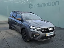 Grau Gebraucht 2024 Dacia Jogger Extreme Van / Kleinbus | 22.740 € (Teuer)