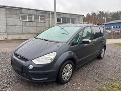 Grau Gebraucht 2009 Ford S-MAX S Van / Kleinbus | 2.700 € (Superpreis)