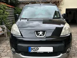 Schwarz Gebraucht 2012 Peugeot Partner Tepee Van / Kleinbus | 4.990 € (Fairer Preis)