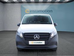 Weiß Gebraucht 2024 Mercedes Vito Van / Kleinbus | 34.049 € (Fairer Preis)