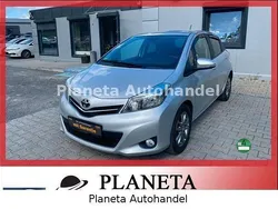 Silber Gebraucht 2014 Toyota Yaris Edition Limousine | 7.499 € (Fairer Preis)