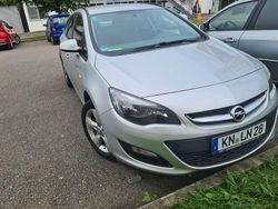 Grau Gebraucht 2016 Opel Astra Edition Kombi | 5.350 € (Fairer Preis)