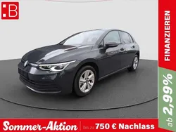 Grau Gebraucht 2023 VW Golf VIII Life Limousine | 20.990 € (Guter Preis)