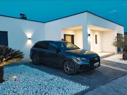 Grau Gebraucht 2020 Audi Q7 S-Line SUV | 63.000 € (Teuer)