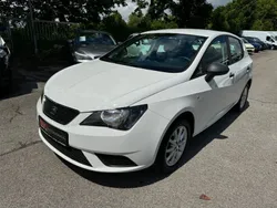 Weiß Gebraucht 2015 Seat Ibiza Reference Limousine | 6.999 € (Fairer Preis)