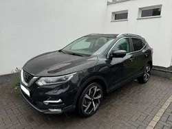 Schwarz Gebraucht 2017 Nissan Qashqai Tekna SUV | 11.380 € (Fairer Preis)