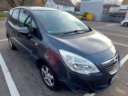 Grau Gebraucht 2012 Opel Meriva Color Edition Van / Kleinbus | 3.750 € (Guter Preis)