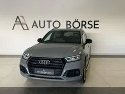Grau Gebraucht 2019 Audi Q5 S-Line SUV | 28.990 € (Teuer)