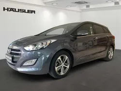 Grau Gebraucht 2017 Hyundai i30 Trend Kombi | 12.390 € (Guter Preis)