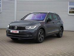 Grau Gebraucht 2021 VW Tiguan United SUV | 28.950 € (Fairer Preis)