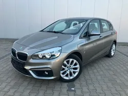 Silber Gebraucht 2017 BMW 225 Active Tourer iPerformance Van / Kleinbus | 14.900 € (Guter Preis)
