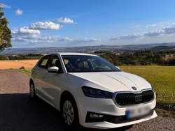 Weiß Gebraucht 2023 Skoda Fabia Ambition Kleinwagen | 15.900 € (Guter Preis)
