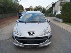 Grau Gebraucht 2009 Peugeot 207 Filou Kombi | 1.890 € (Guter Preis)