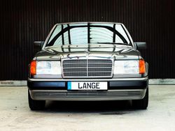 172 anthrazit grau metallic (metallic) Gebraucht 1992 Mercedes 230 Limousine | 23.980 €