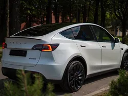 Weiß Gebraucht 2022 Tesla Model Y Long Range AWD SUV | 31.400 € (Fairer Preis)
