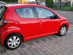 Rot Gebraucht 2009 Toyota Aygo Kleinwagen | 1.800 € (Etwas zu teuer)