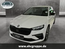 Weiß Gebraucht 2024 Skoda Scala Selection Kleinwagen | 20.950 € (Fairer Preis)