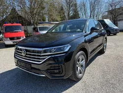 Schwarz Gebraucht 2023 VW Touareg R-line SUV | 52.500 € (Fairer Preis)