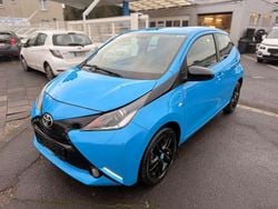Blau Gebraucht 2015 Toyota Aygo X-cite Kleinwagen | 6.400 € (Fairer Preis)
