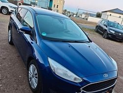 Blau Gebraucht 2017 Ford Focus Trend Kombi | 4.999 € (Superpreis)