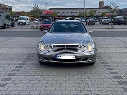 Silber Gebraucht 2005 Mercedes E220 Kombi | 3.900 €